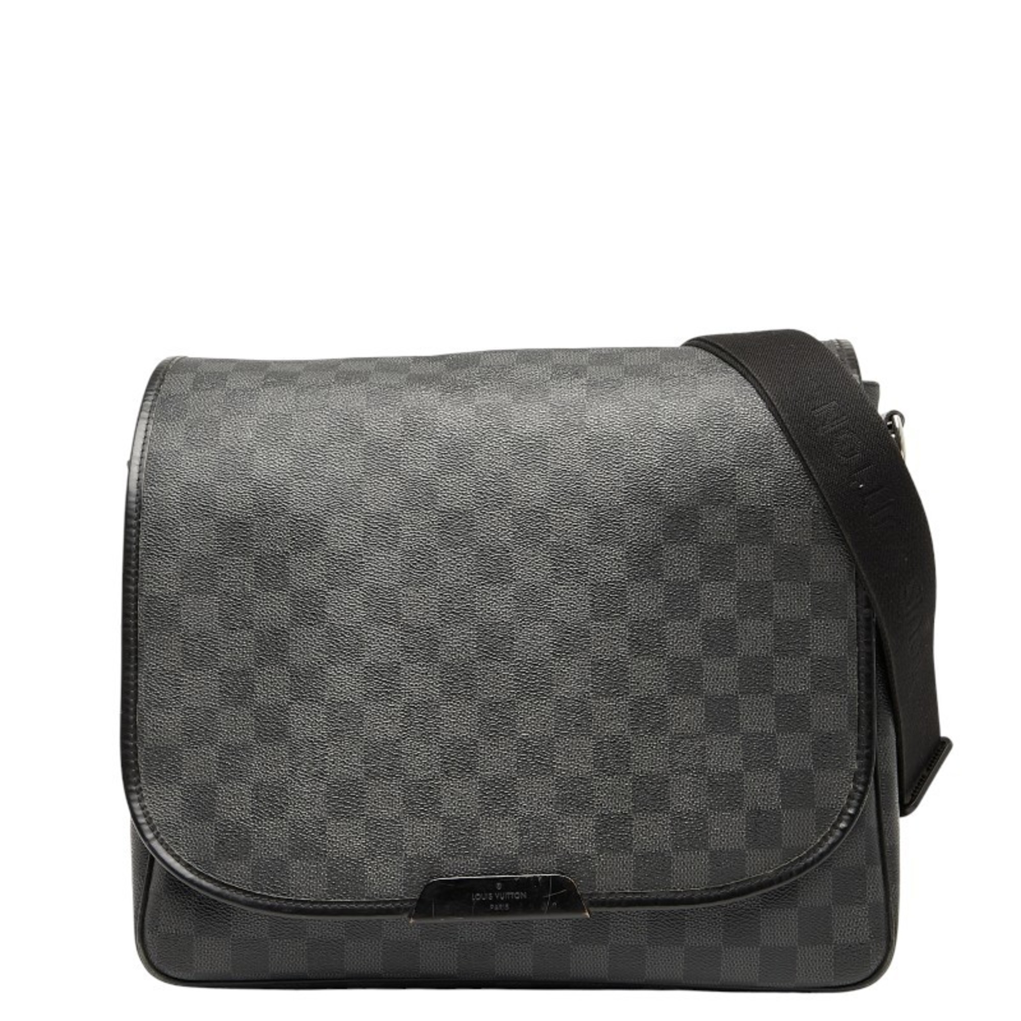 Louis Vuitton Damier Graphite Daniel MM Crossbody Shoulder Bag N58029 Black Leather Men’s LOUIS VUITTON