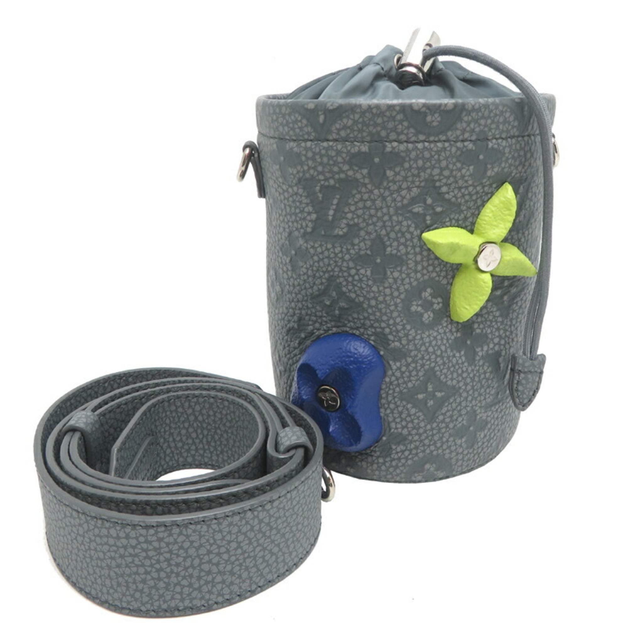 Louis Vuitton Chalk Pouch Shoulder Bag M81572, Taurillon Climbing Gray, for Men and Women