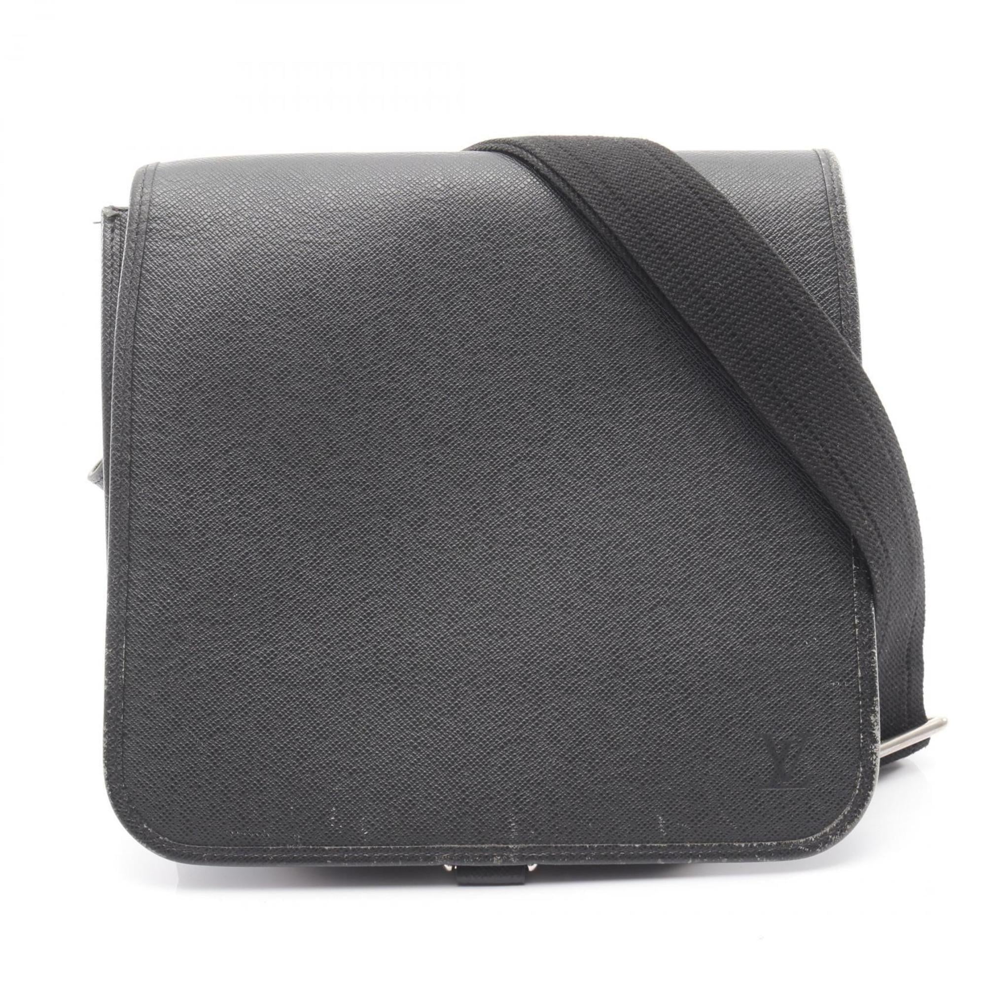 Louis Vuitton Andrei Taiga Leather Shoulder Bag, Men’s, Black, M32482