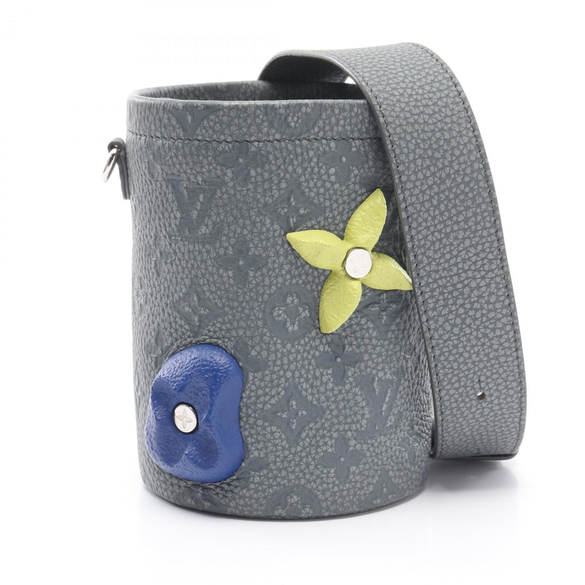 Louis Vuitton Chalk Pouch Shoulder Bag Leather Taurillon Climbing Men’s Gray Multicolor Granite M81572